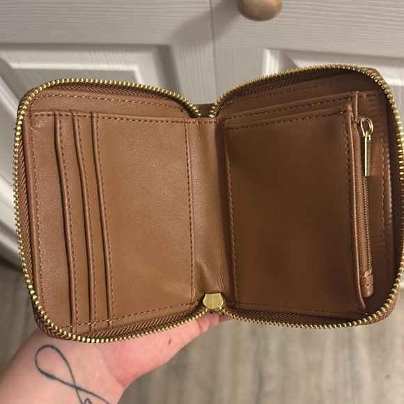 Steve Madden wallet crossbody nwt brown with gold accent - Picture 3 of 7